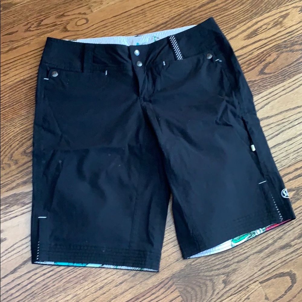 NWOT lululemon explorer shorts